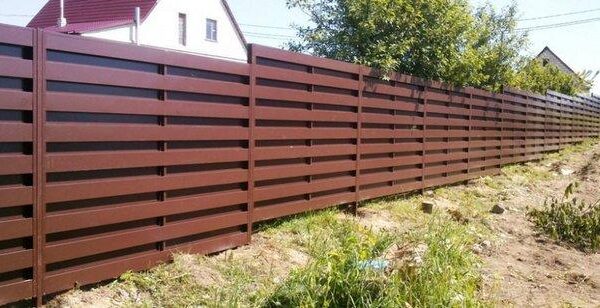 Забор горизонтальный металлический двухстороннее заполнение Ранчо Oberig